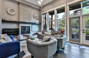 TV, peis, videospill og stereoanlegg