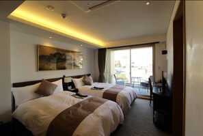 In-room safe, desk, iron/ironing board, free WiFi - Hana Touro Hotel Gion (Kyoto)