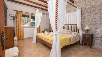 6 habitaciones, tabla de planchar con plancha y wifi gratis