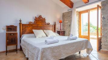 6 habitaciones, tabla de planchar con plancha y wifi gratis