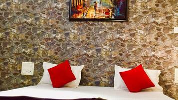Double Room | In-room safe, blackout curtains, soundproofing, iron/ironing board