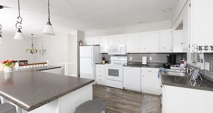 Huge game room!!! Super Clean 5BR,3BA private home!!Beautiful open field views!!