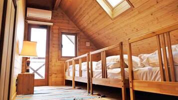 Room (C) | Bed sheets