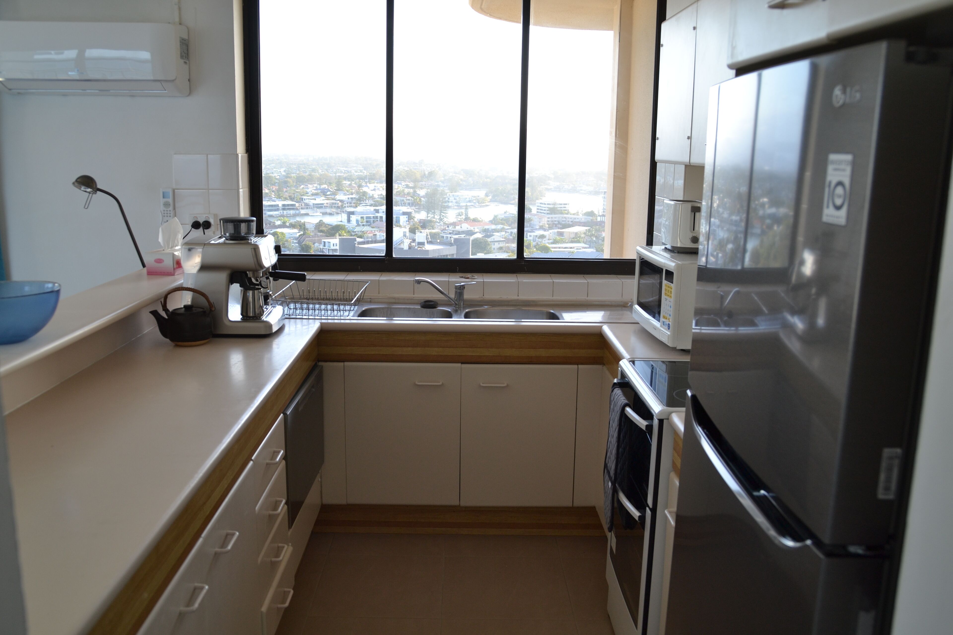 Luxury 1 BR Ocean View Apartment Free WIFI netflix  — image 11