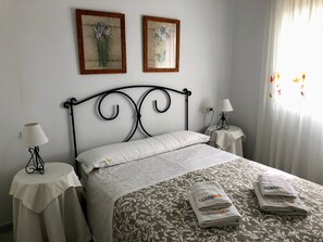 2 chambres, fer et planche à repasser, Wi-Fi, literie fournie