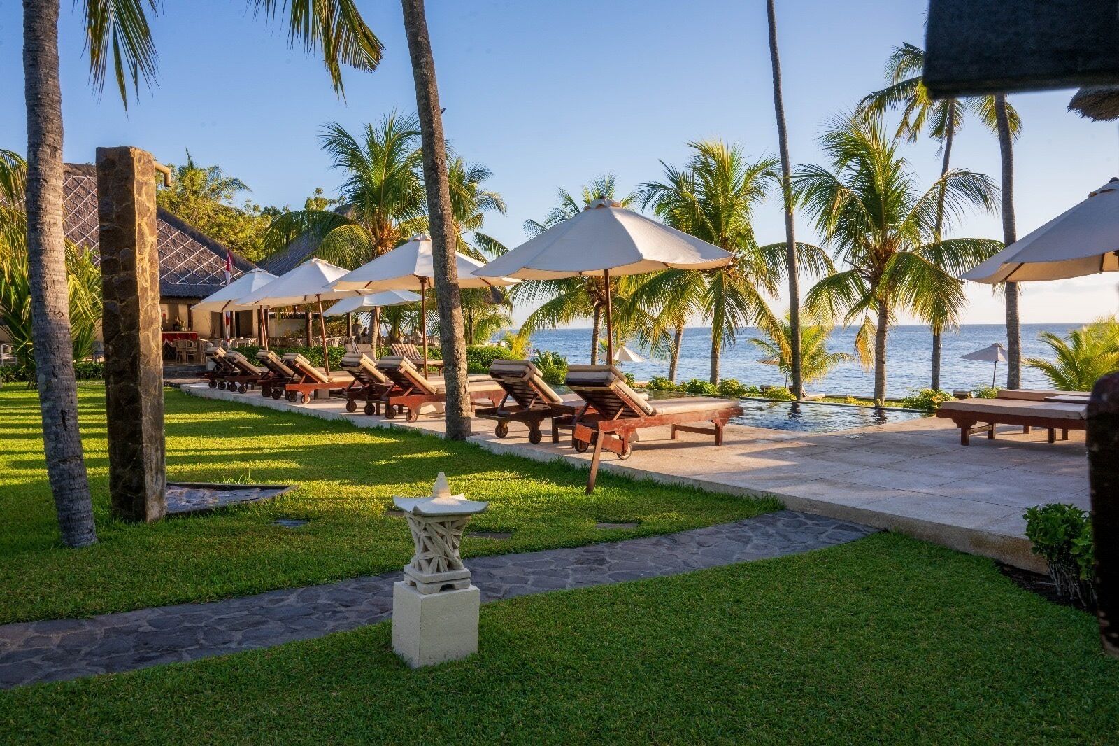 2 outdoor pools, open 8:00 AM to 8:00 PM, sun loungers