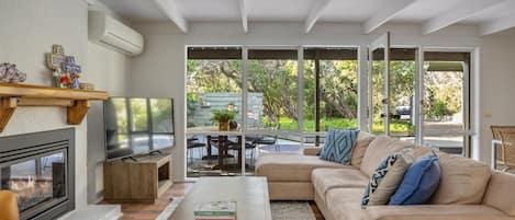 Televisión, chimenea, Netflix, servicios de streaming