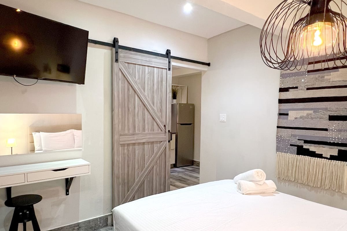 Club Double Room | 1 bedroom, individually decorated, individually furnished