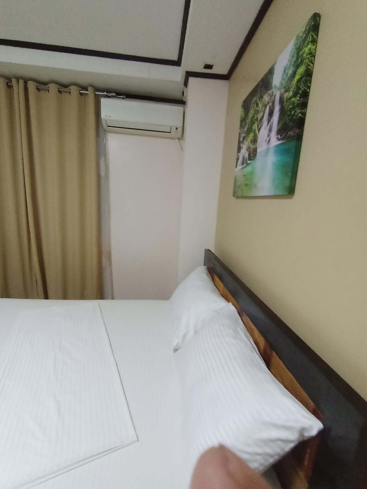 Freya, Shared Bathroom | Hypo-allergenic bedding, desk, laptop workspace, free WiFi