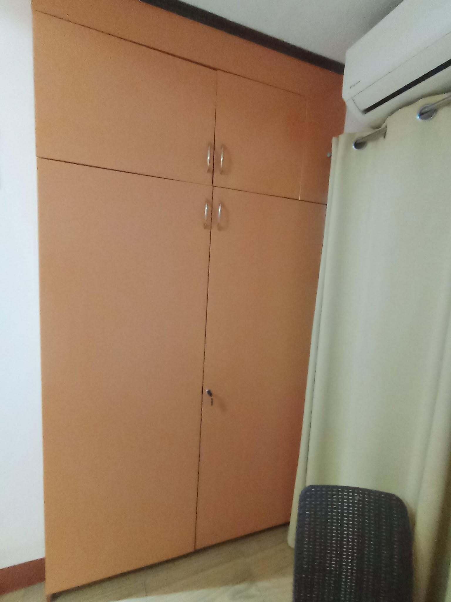Hypo-allergenic bedding, desk, laptop workspace, free WiFi