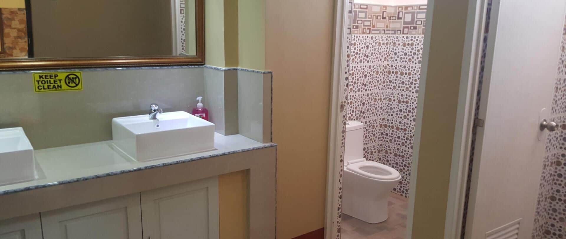 Free toiletries, towels, soap, shampoo