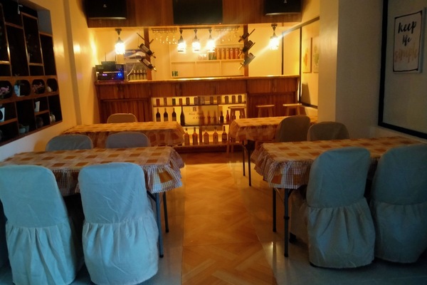 Desayuno a la carta diario (PHP 70 por persona)