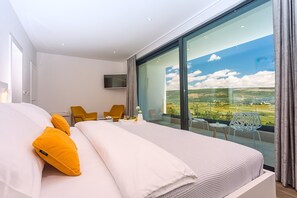 4 slaapkamers, een strijkplank/strijkijzer, wifi, beddengoed