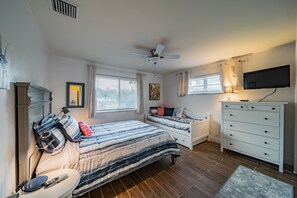 3 soverom, strykejern/-brett, reiseseng for barn og wi-fi