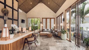 ロビー応接スペース