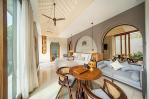 Royal Villa | 1 bedroom, minibar, in-room safe, desk