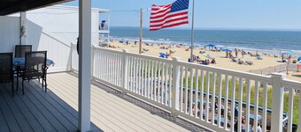 Spectacular Beachfront Condo-Watch sunrise from deck overlooking beach. 