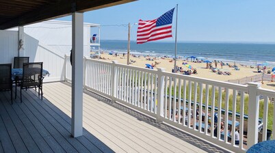 Spectacular Beachfront Condo-Watch sunrise from deck overlooking beach. 