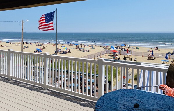 Property grounds - Spectacular Beachfront Condo-Watch sunrise from deck overlooking beach. (Old Orchard Beach)