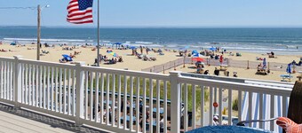 Spectacular Beachfront Condo-Watch sunrise from deck overlooking beach. 