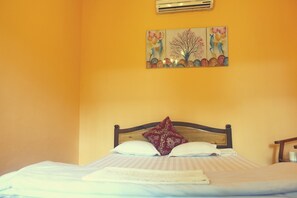City Bungalow | Minibar, individually decorated, individually furnished, desk - Ha Giang Discovery Hostel (Ha Giang)