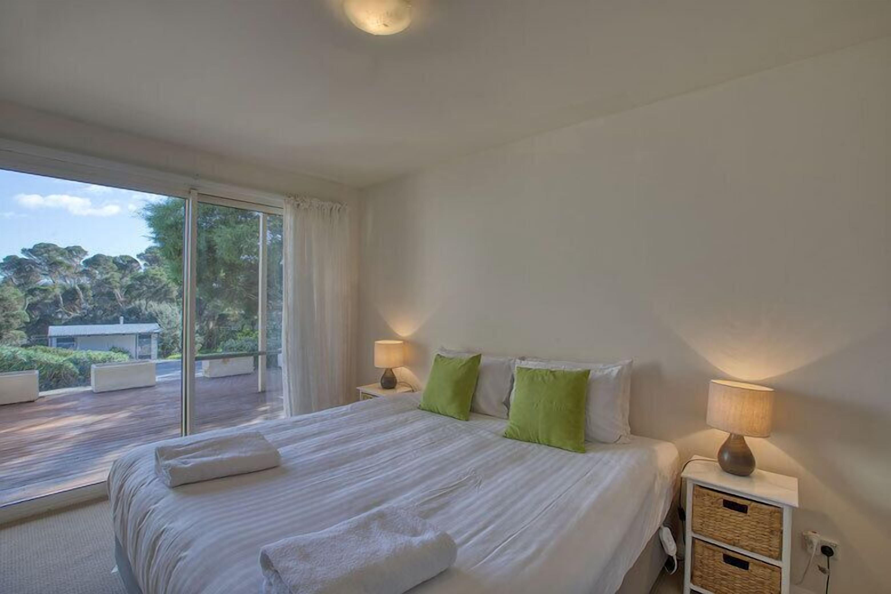 Seaview Apartment Bay of Fires — image 7
