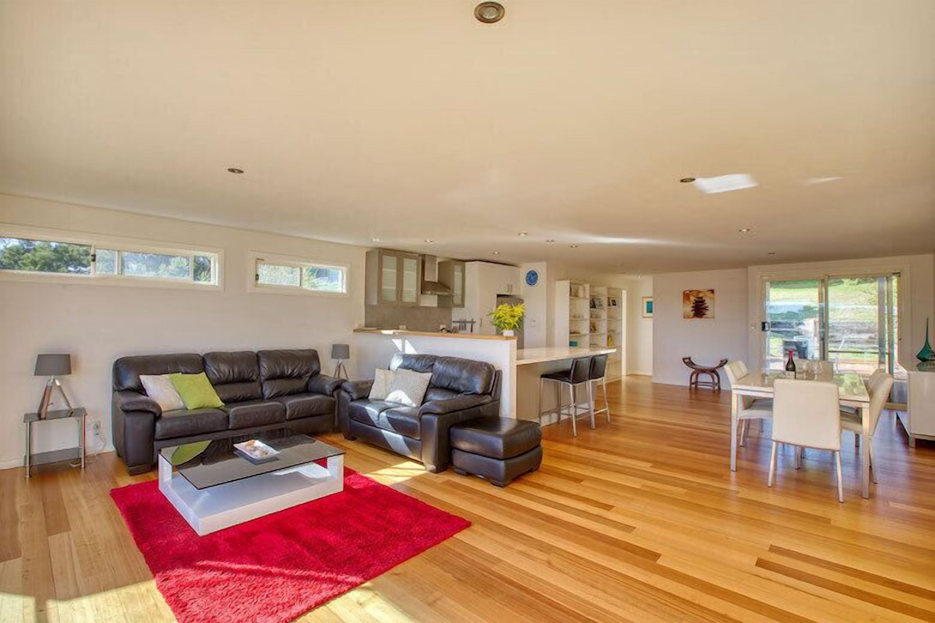 Seaview Apartment Bay of Fires — image 11
