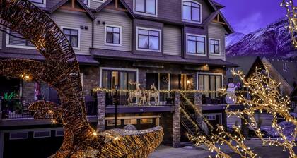 Chakras de Samsara | Vue de dessus | Bain bouillonnant | 4BR + 4. 5BTH