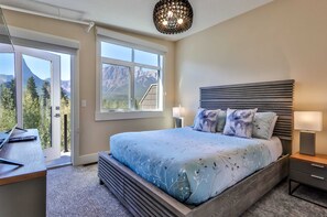 4 chambres, fer et planche à repasser, lit parapluie, Wi-Fi