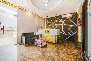 Lobby - FabHotel Diamond (Dera Bassi)