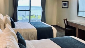 Safe på rommet, individuelt innredet og skrivebord