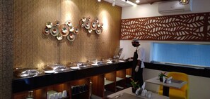 Breakfast area - Regenta Inn Indiranagar (Bengaluru)