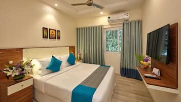 Deluxe Room (King Bed)