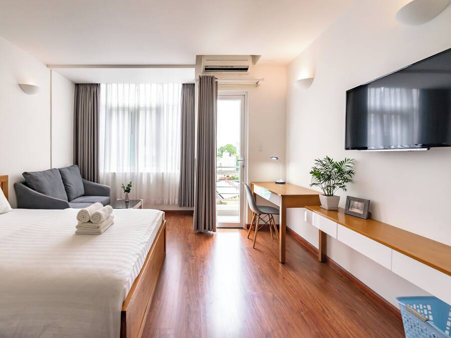 TV de tela plana 42 polegadas com canais a cabo, TV, lareira