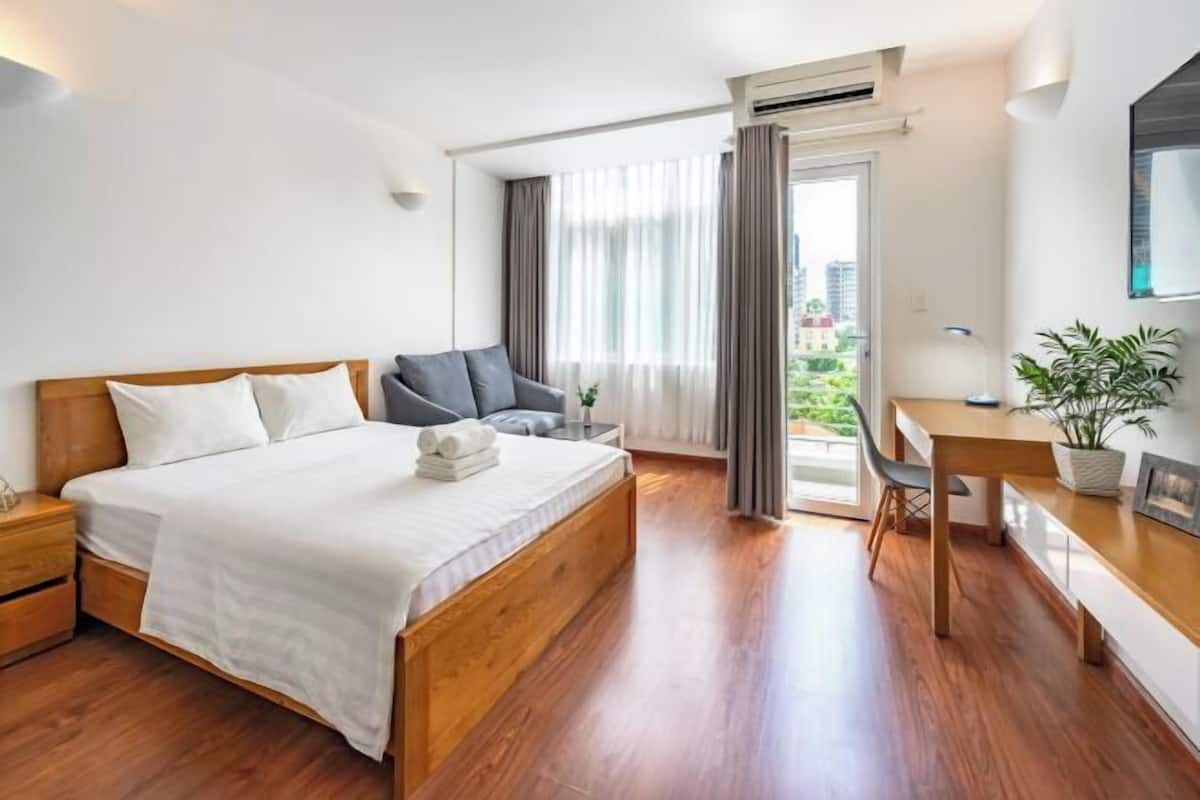 1 bedroom, in-room safe, desk, laptop workspace