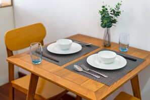 Deluxe Apartment, 1 Bedroom | Private kitchen