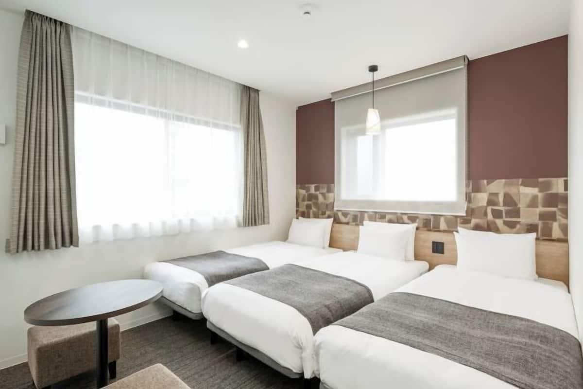 Free WiFi, bed sheets