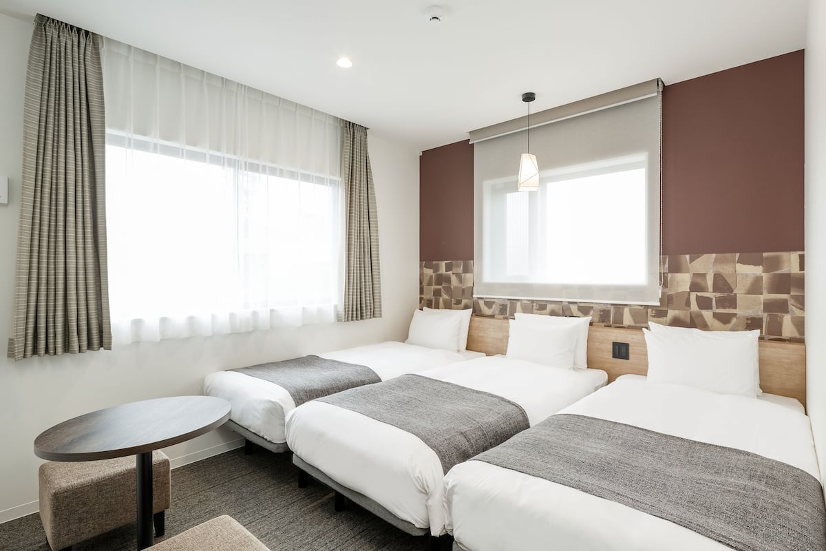 Triple Room | Free WiFi, bed sheets