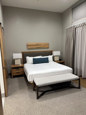 4 bedrooms, in-room safe, iron/ironing board, WiFi