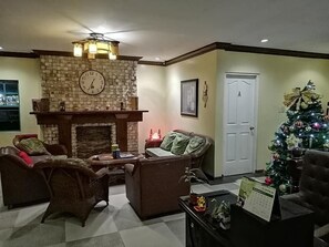 Lobby - Casa Marcosa Hotel (Tagaytay)