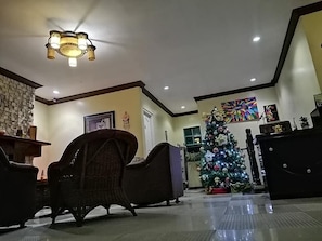 Lobby - Casa Marcosa Hotel (Tagaytay)