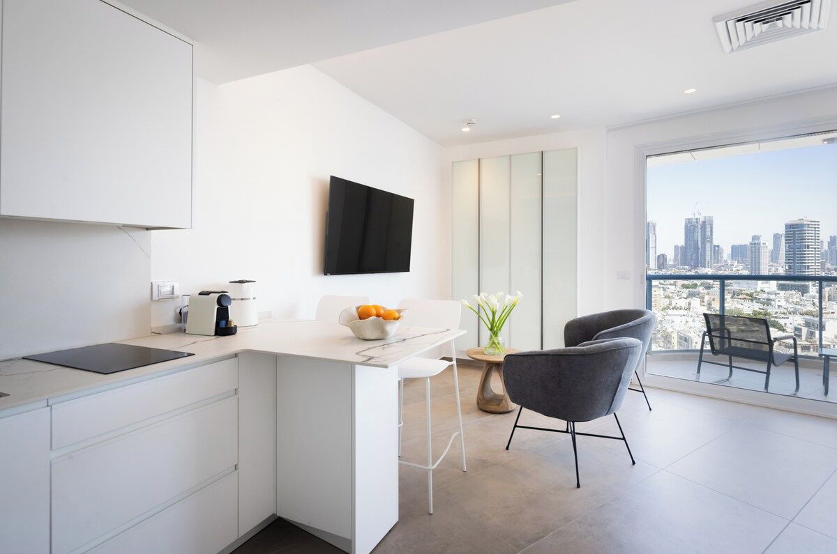 Living Area, kitchenette 