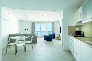 Interior - Magnificent Sea-View Panorama Apt by Sea N' Rent (Tel Aviv-Yafo)