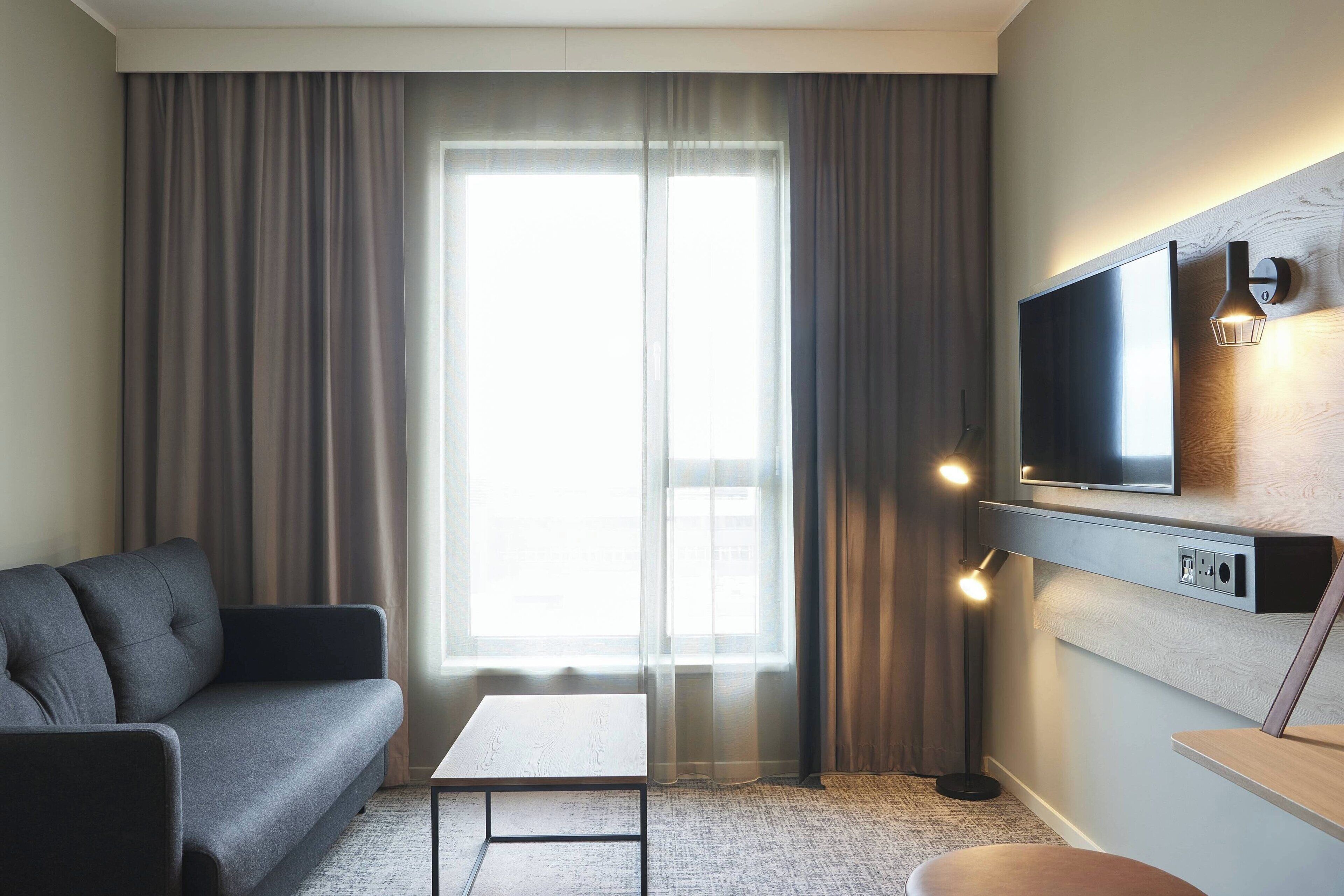 family room, 1 queen bed with sofa bed, non smoking | 1 bedroom, desk, laptop workspace, soundproofing