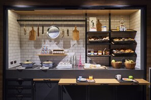 Daily continental breakfast for a fee - Moxy Birmingham NEC and Airport (Birmingham)