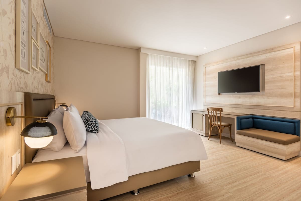 Allergikerbettwaren, Minibar, Zimmersafe, individuell eingerichtet