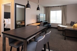 Bureau, espace de travail pour ordinateur portable