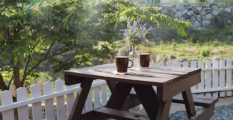 Área de parrillas y picnic. Namhae Bins House Pension