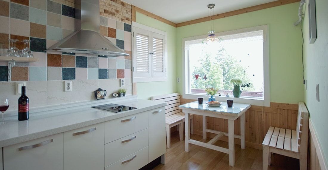 Green | Private kitchenette