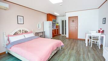 Basic Room (DongBaek)